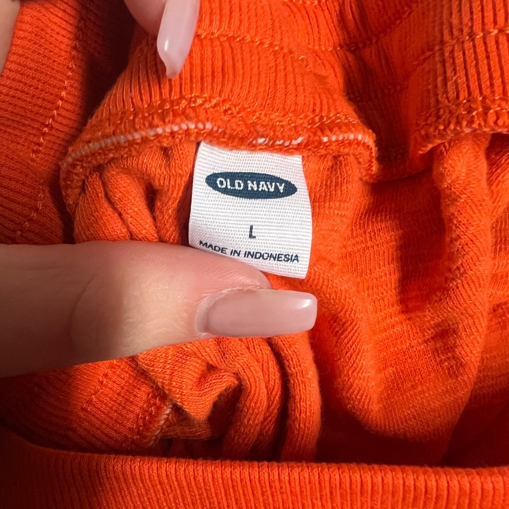 ORANGE SHORTS